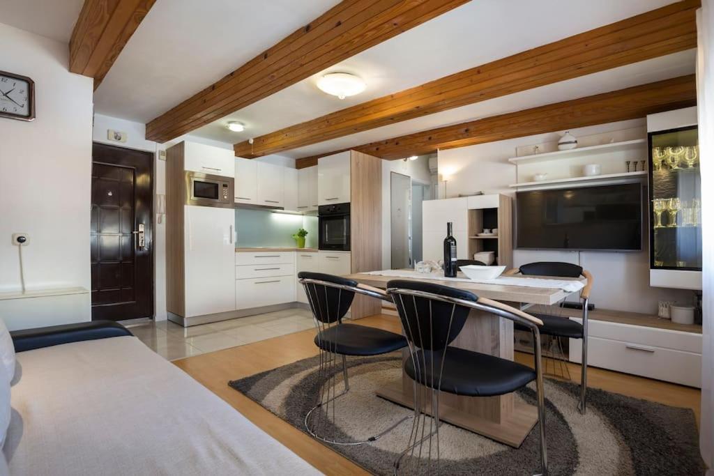 Apartment Arena Akvileja PUY 외부 사진