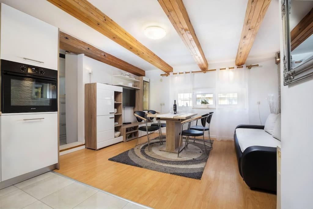 Apartment Arena Akvileja PUY 외부 사진