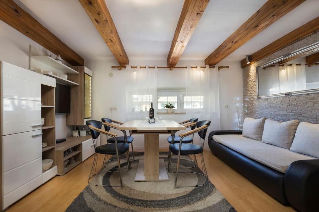 Apartment Arena Akvileja PUY 외부 사진